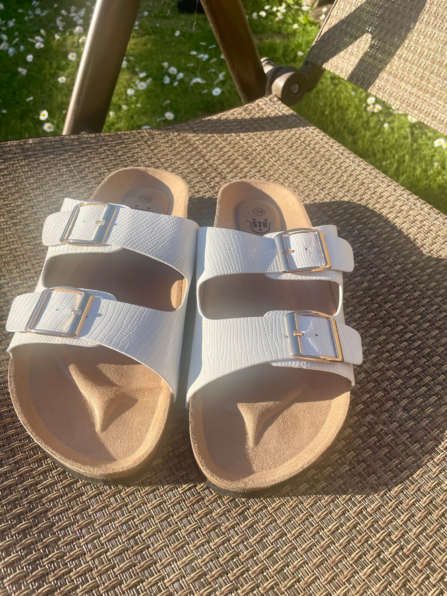 Bella Buckle Slider