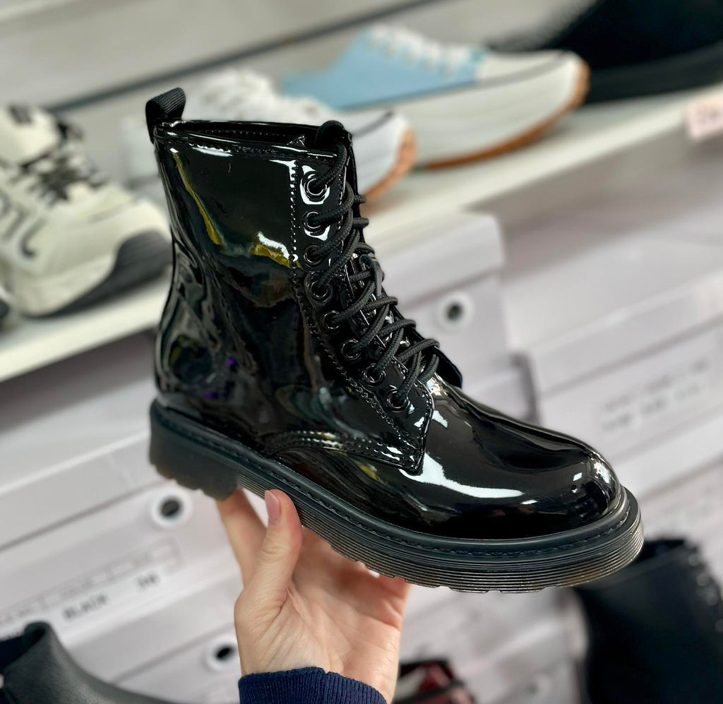 Military Style boots with inside zip