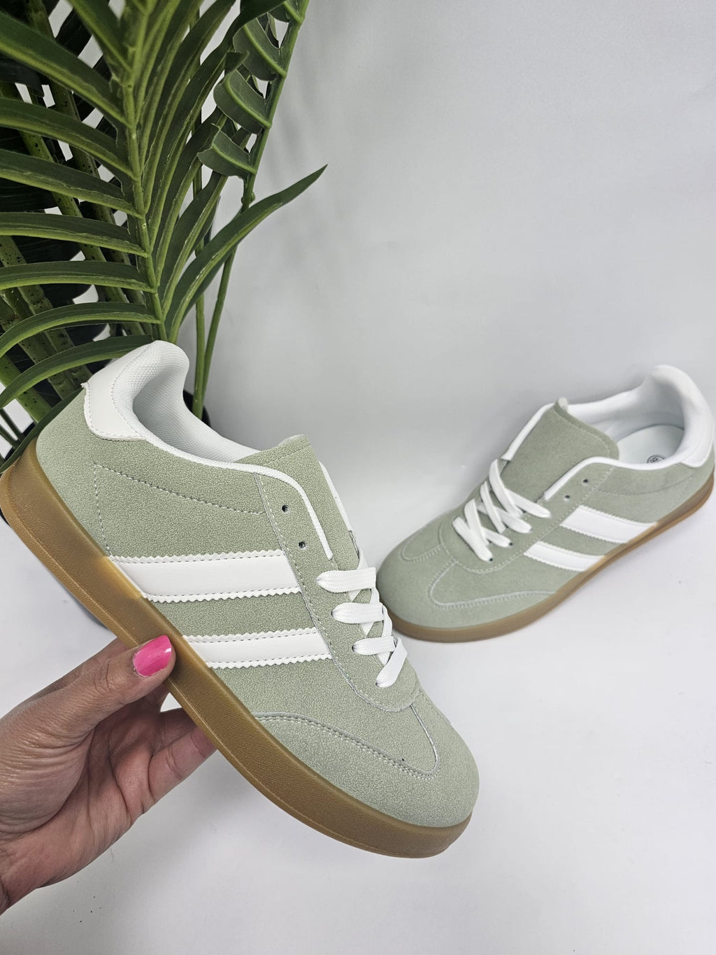 Zola smart casual trainer