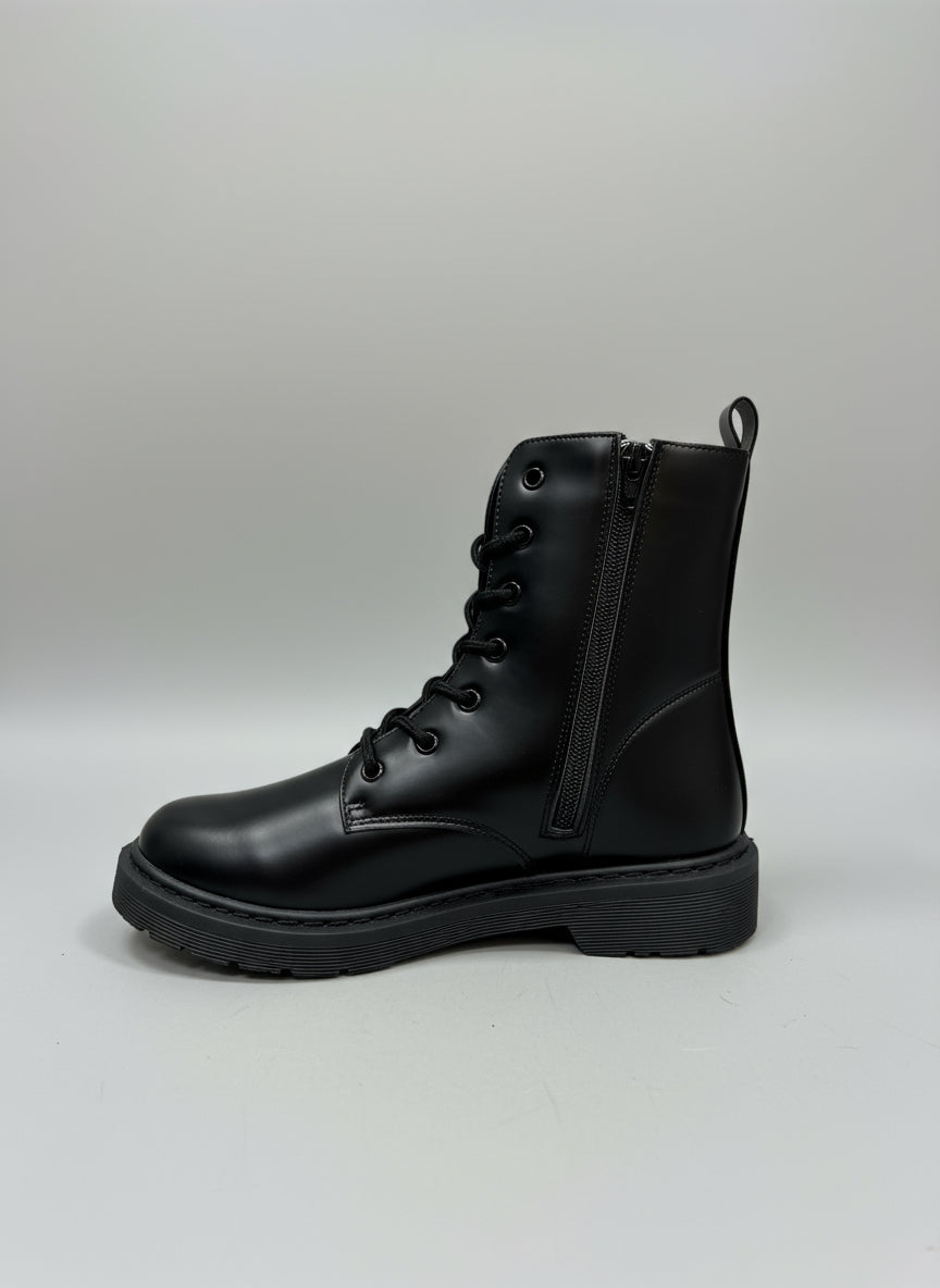 Military Style boots with inside zip