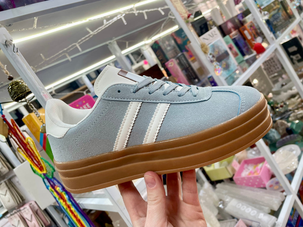 Platform trainers are so on trend right now! Our Mia trainers are perfect for this season, featuring a two stripe detail on the side. Style with some jeans and a t-shirt to complete the look. 